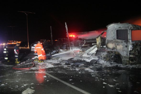 Yol ortasında alev alev yandı - Resim: 2