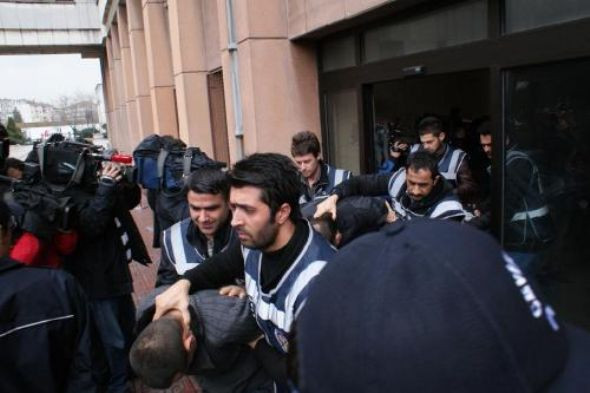 Uçmak ve 5 kişi adliye'ye sevk edildi! - Resim: 2