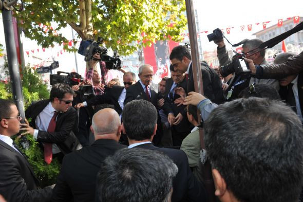 Kemal Kılıçdaroğlu'na gaz sıkıldı - Resim: 2