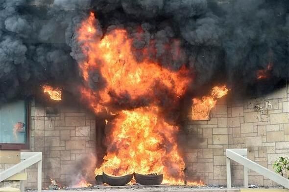 Honduras'ta ABD Büyükelçiliği önünde tehlikeli olaylar - Resim: 4