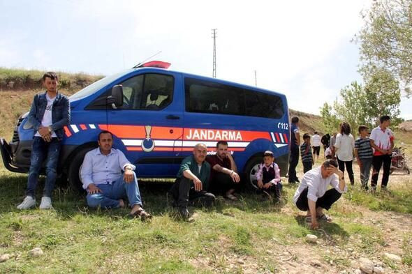 Kayseri'de boğulan oğlunun eşyalarını alan baba yürek burktu - Resim: 3