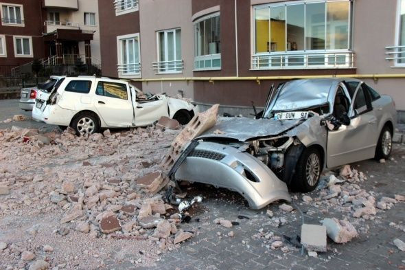 Kayseri fırtınayla kabusu yaşadı! Çatılar uçtu okullar tatil edildi - Resim: 4