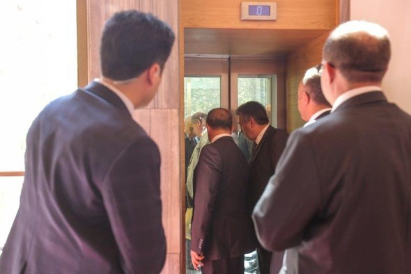 Devlet Bahçeli'nin zor anları! Tam 5 dakika boyunca uğraştılar - Resim: 2