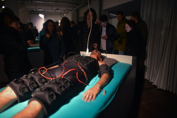 Yatarak ve gezerek para kazanıyorlar! Rüya gibi hayat - Resim: 1