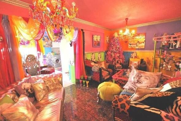 Dışarıdan normal gözüküyor ama bu eve giren kör oluyor! - Resim: 4