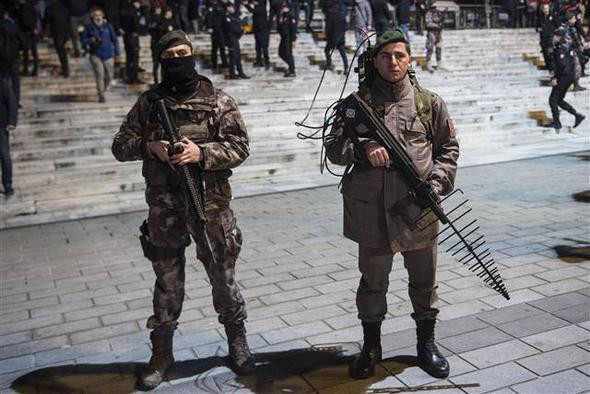 "Drone savarlı" önlem! İlk kez Taksim'de... - Resim: 2