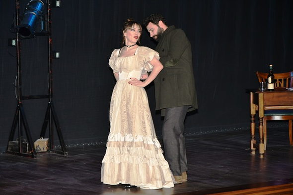 'Cesur kadın' soyunma sahnesiyle galaya damga vurdu - Resim: 4