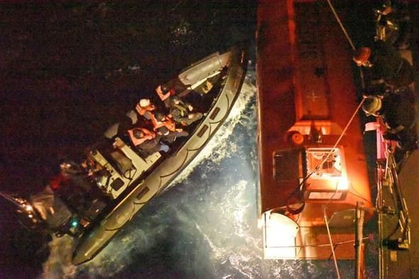 2000 adet lüks araç yanarak gömüldü - Resim: 4