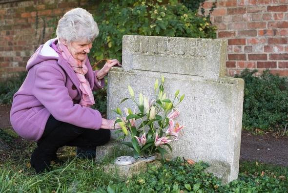 70 yıl boyunca esrarengiz kişiyi aradı! Öğrenince şoke oldu - Resim: 1