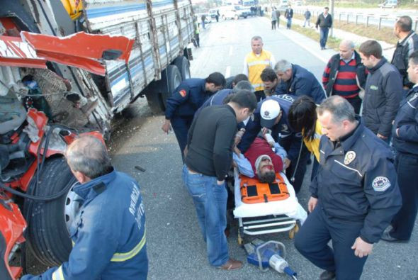 Kazada böyle sıkıştı - Resim: 3