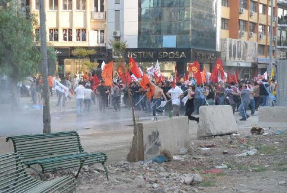 AK Parti binasına böyle saldırdılar - Resim: 3