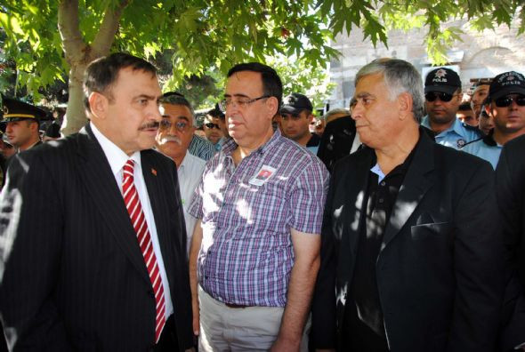 Şehit Ahmet Yumak son yolculuğuna uğurlandı - Resim: 1