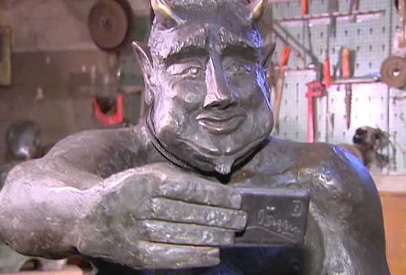 Böyle Şeytan görülmedi sevimli Şeytan İspanyol halkını çileden çıkardı - Resim: 1