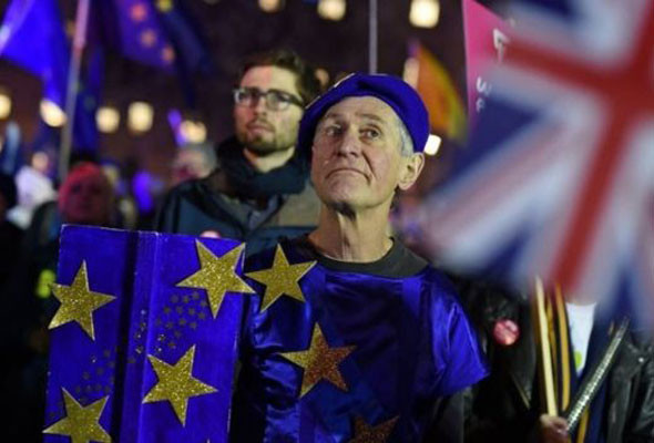 İngiltere'de son 400 yılın siyasi krizi yaşanıyor Avrupa'da kaos var - Resim: 3