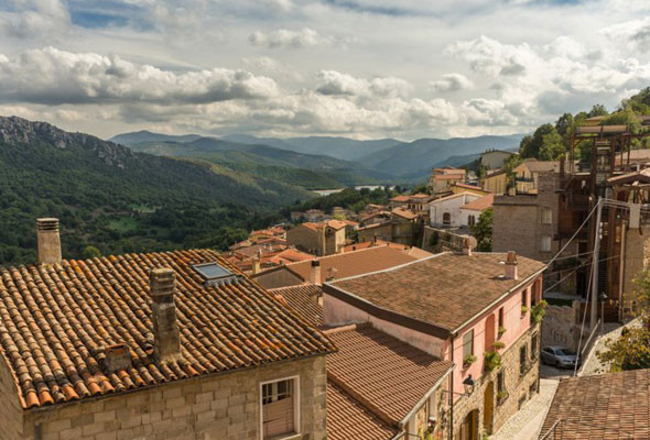 Ucuza ev almak isteyenlere fırsat doğdu 5 liraya İtalya'da ev - Resim: 1
