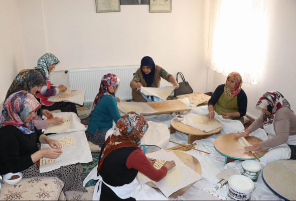 Ev kadınlarına işverene destek müjdesi asgari ücret desteği devam edecek - Resim: 2