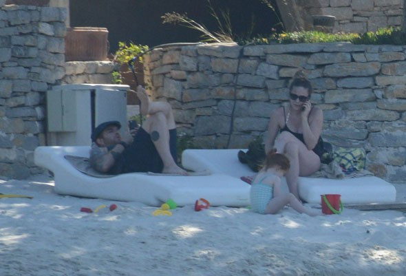 Athena Gökhan'ın kızına bakın! Babasının kopyası - Resim: 2