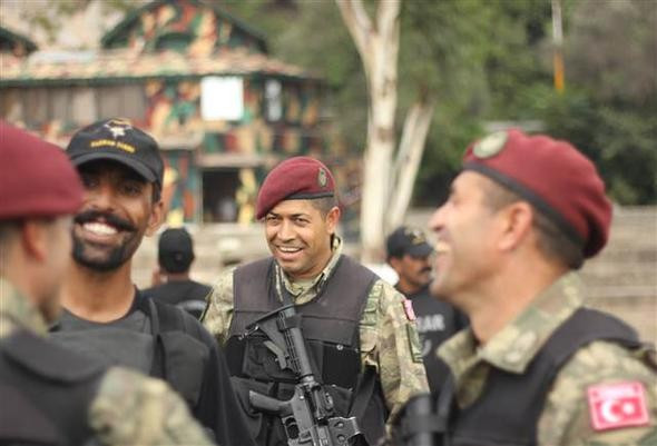 Ömer Halisdemir’in annesi hayatını kaybetti - Resim: 1