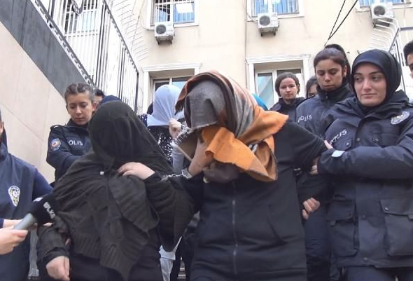 Bu kadarına da pes! Çantasını çaldıkları mağdurla fotoğraf çektirince yakalandılar - Resim: 3