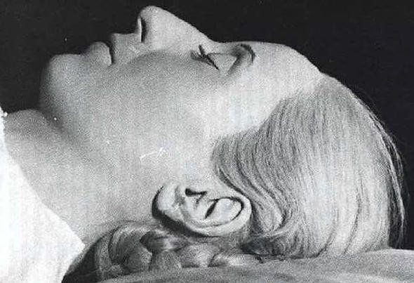 Aradan asılar geçti ama o hala bu halde bekliyor - Resim: 3