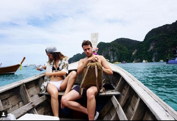 Ünlü çiftin aşk dolu tatili romantik dakikaları  - Resim: 3