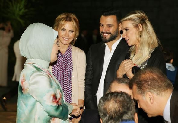 Erdoğan iftarda sanatçılarla ne konuştu fotoğrafın sırrı ortaya çıktı - Resim: 2