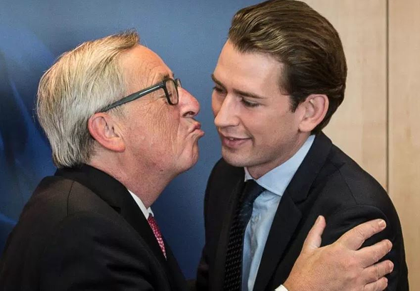 Yakaladığını öpüyor! Hem de ne öpmek! - Resim: 1