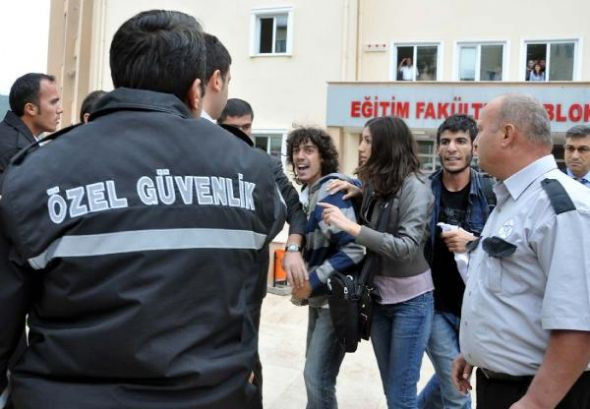 Özel güvenlikçiyi sıcak çayla haşladılar! - Resim: 3