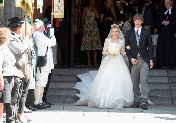 Gelin ve damadın boynu bükük kaldı - Resim: 4