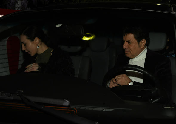 Eşinden yeni boşanmıştı! Esmer güzelle yakalandı - Resim: 2