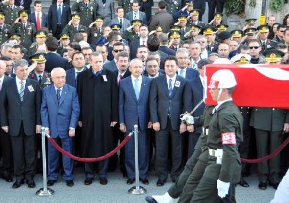 Devletin zirvesi şehit canezesine koştu! - Resim: 1