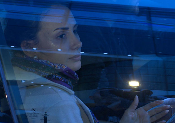 Emina Sandal'a mesajı kim gönderdi! Bir anda ağlamaya başladı - Resim: 1