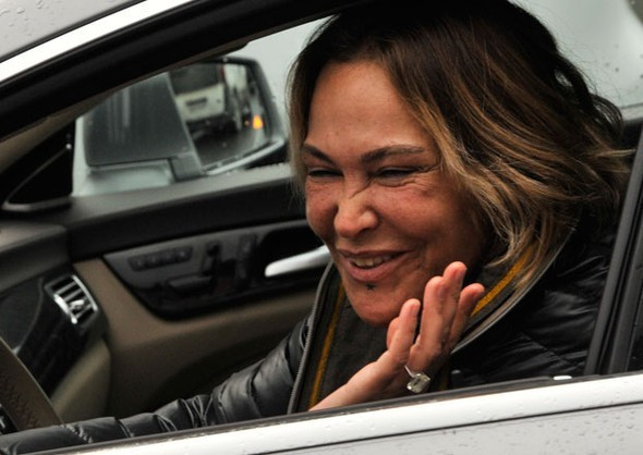 Hülya Avşar'ın terliğine bakın hem de kürklü! - Resim: 3