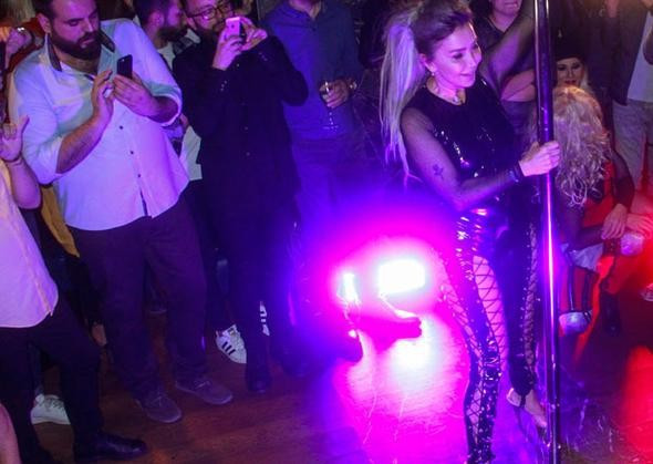 Yonca'dan 40.yıla özel direk dansı - Resim: 3