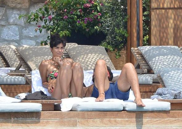 Sevgilisi öpücüklere boğmuştu! Tuba'dan sürpriz karar - Resim: 1