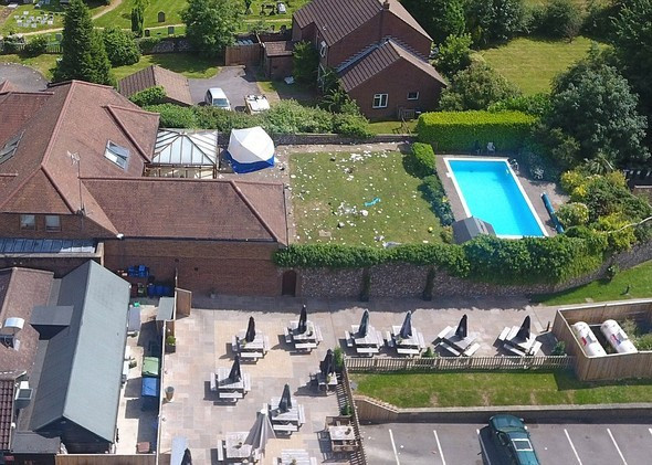 Eş değiştirme partisi kanlı bitti - Resim: 4