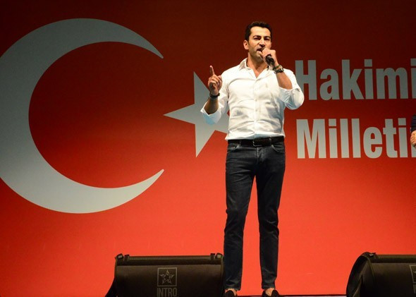 Kenan İmirzalıoğlu meydanlara indi! - Resim: 2