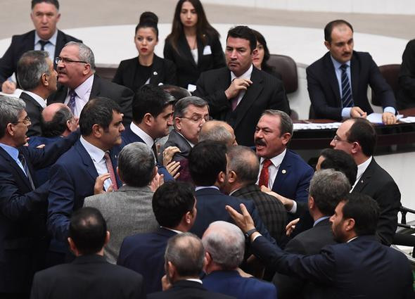 Meclis’te 'vatan haini' ve 'alçak' kavgası - Resim: 4