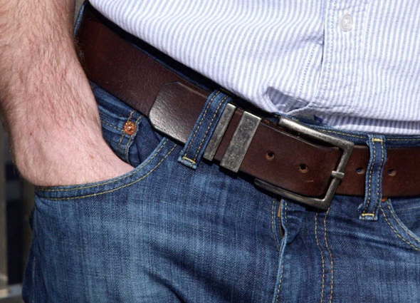 Bu kemeri birinde görür görmez yolunuzu değiştirin! - Resim: 1