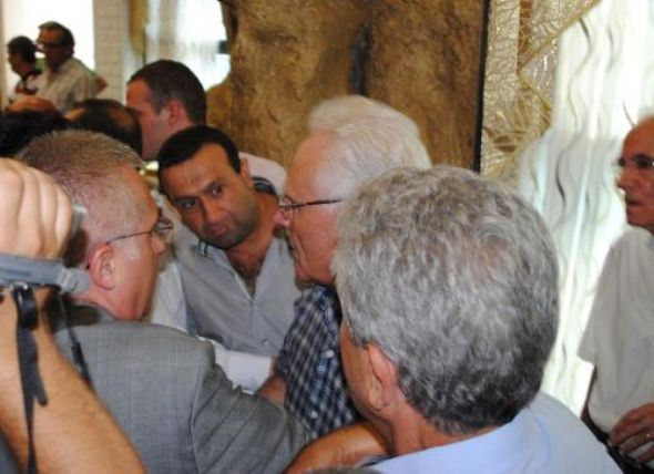 CHP kongresinde yumruklar konuştu - Resim: 2