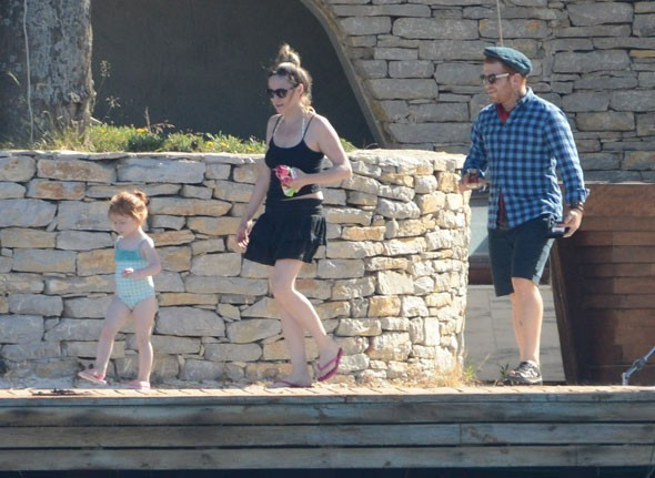 Athena Gökhan'ın kızına bakın! Babasının kopyası - Resim: 1