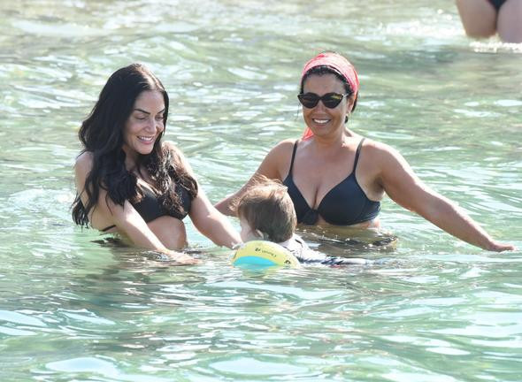 Tarık Akan'ın torununa bakın dedesine öyle çok benziyor ki kopyası - Resim: 2