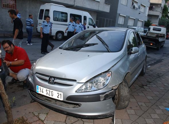 Aracını durdurmaya fırsat bile bulamadı - Resim: 4