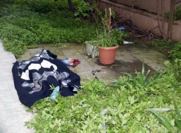 Çerçeve ile aşağı düştü ve can verdi - Resim: 4