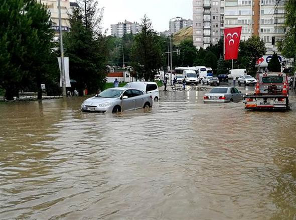  Ankara'yı şiddetli yağış vurdu - Resim: 2