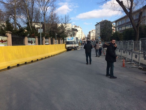 İstanbul Emniyet'te silah sesleri olay yerinden ilk görüntüler - Resim: 2