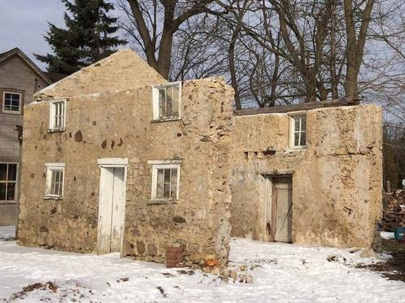 Sadece 3 duvarı vardı öyle bir villa yaptı ki… İnanılmaz  - Resim: 1