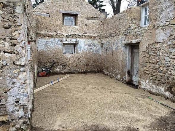 Sadece 3 duvarı vardı öyle bir villa yaptı ki… İnanılmaz  - Resim: 3