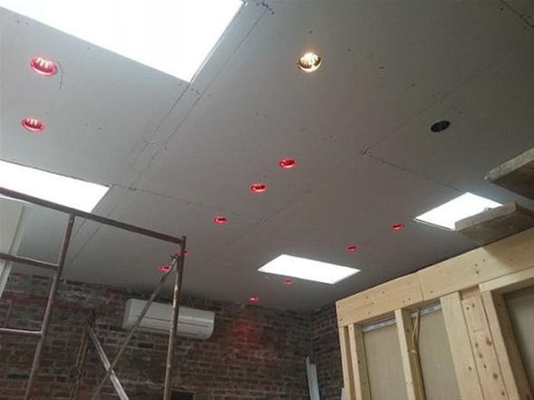 Dışarıdan bir garaj olarak görebilirsiniz ama... İçi çok başka! - Resim: 3