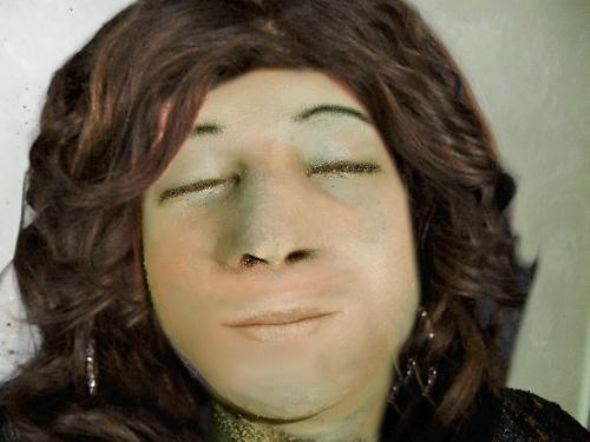 Yakılan cesede makyaj yaptılar! - Resim: 4